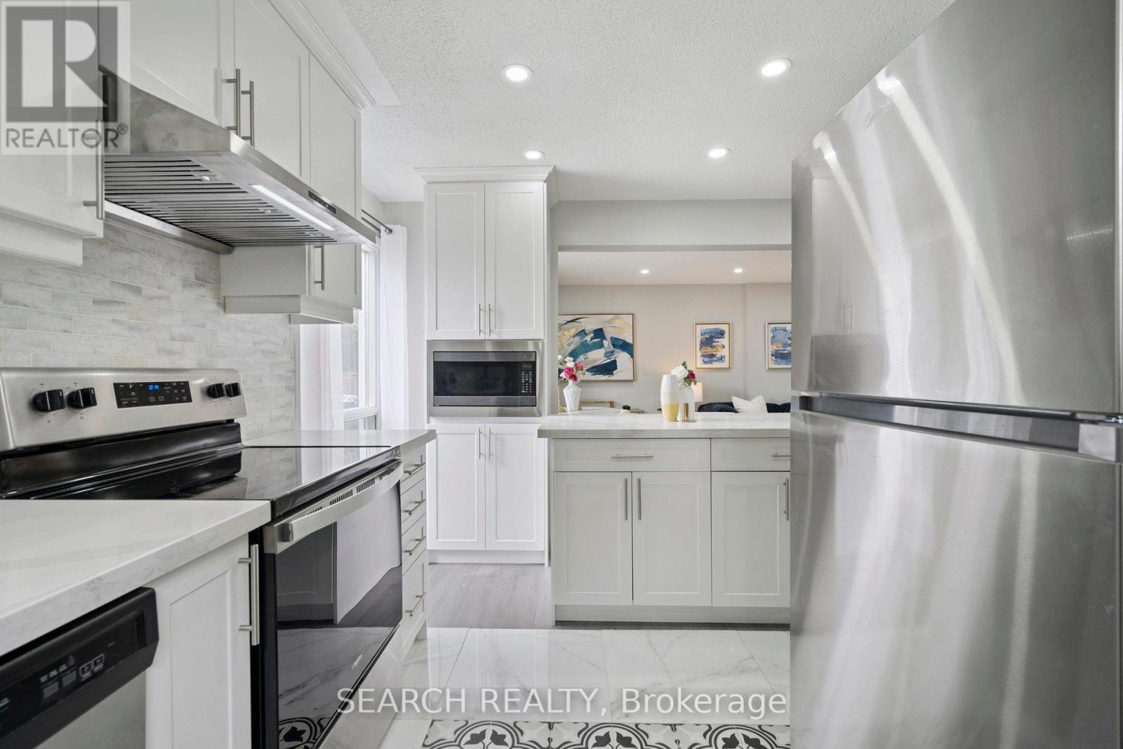 15 Hector Court, Brampton, Ontario  L6S 1P1 - Photo 10 - W12408506