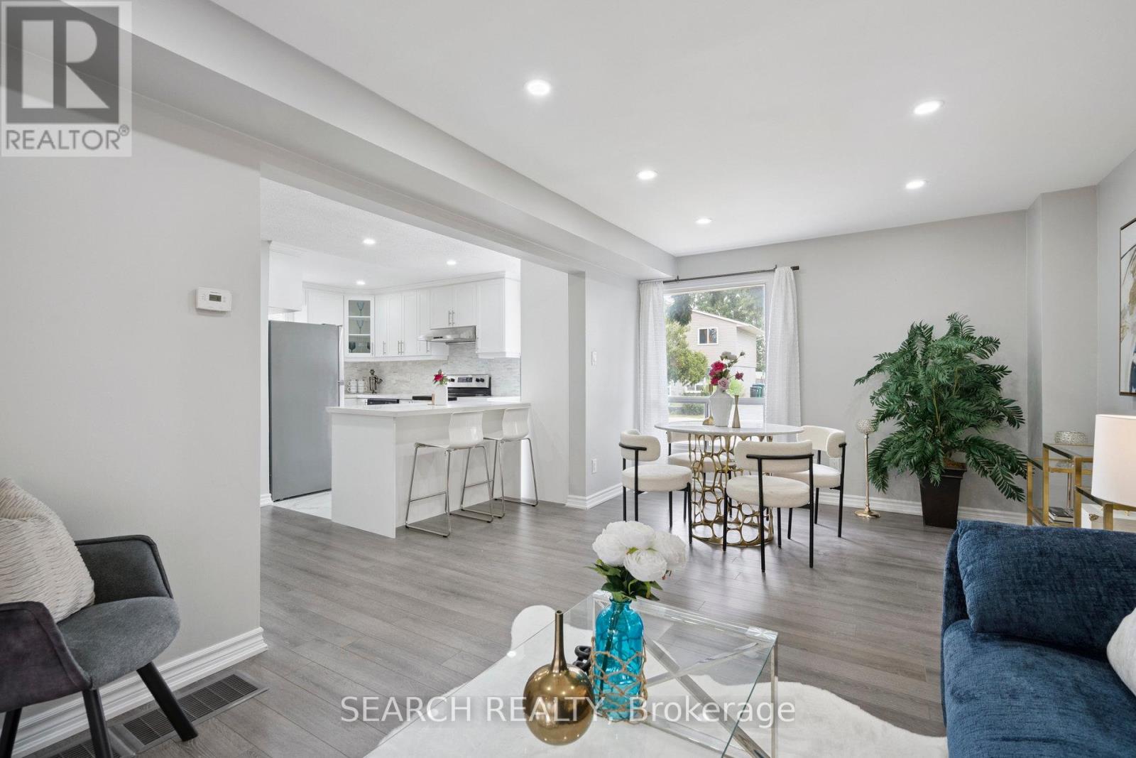 15 Hector Court, Brampton, Ontario  L6S 1P1 - Photo 4 - W12408506