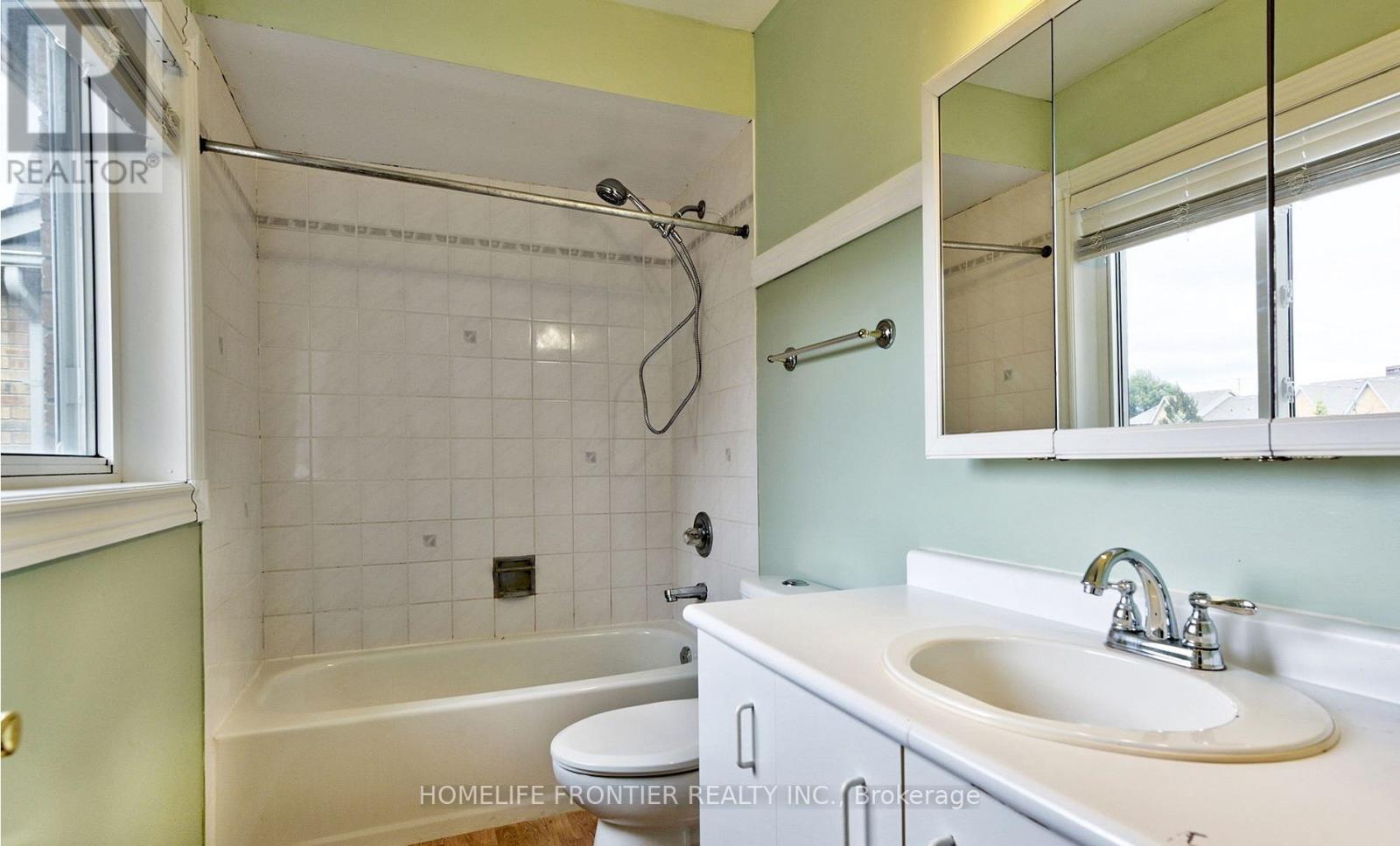 2b - 5865 Dalebrook Crescent, Mississauga, Ontario  L5M 5X1 - Photo 14 - W12417761