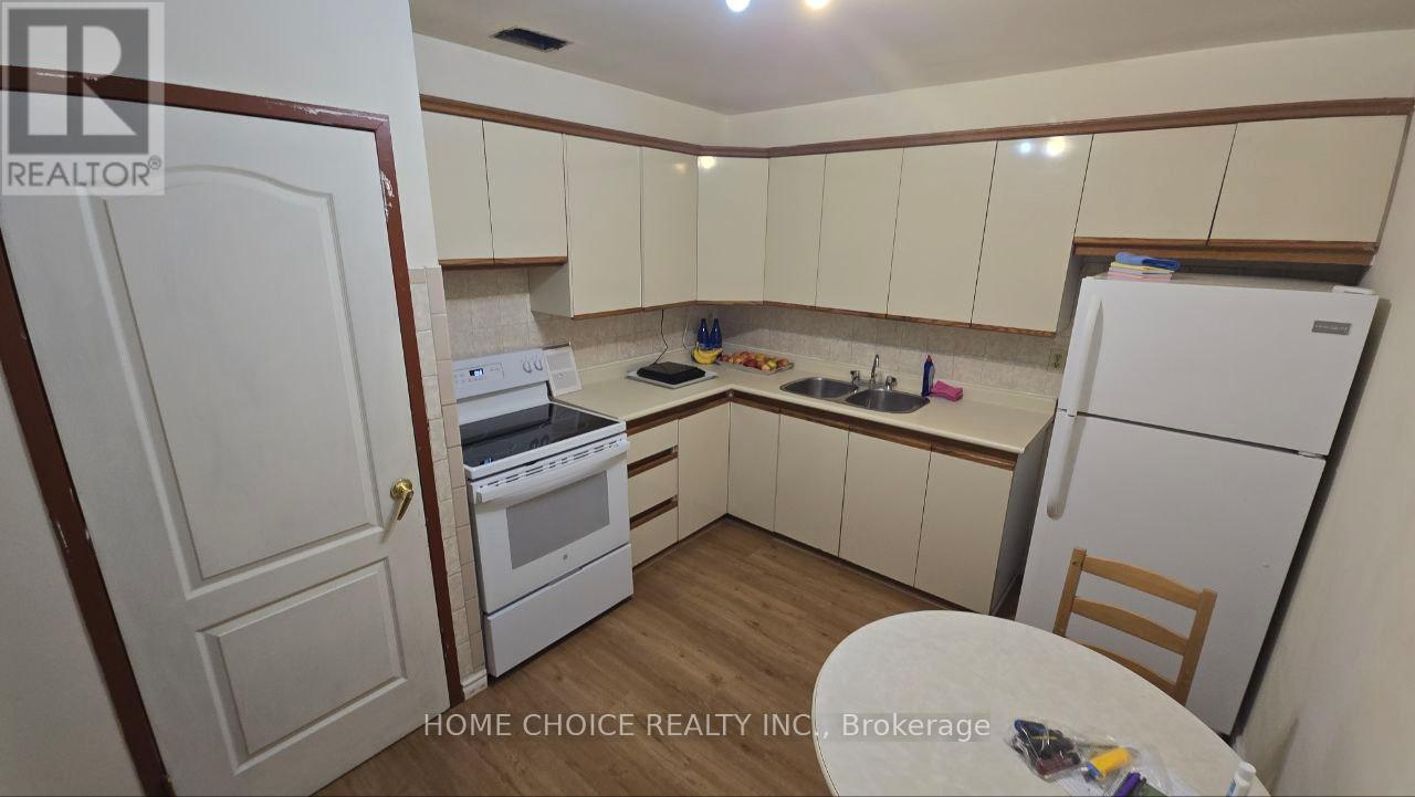 921 - 3460 Keele Street W, Toronto, Ontario  M3J 1L9 - Photo 10 - W12417774