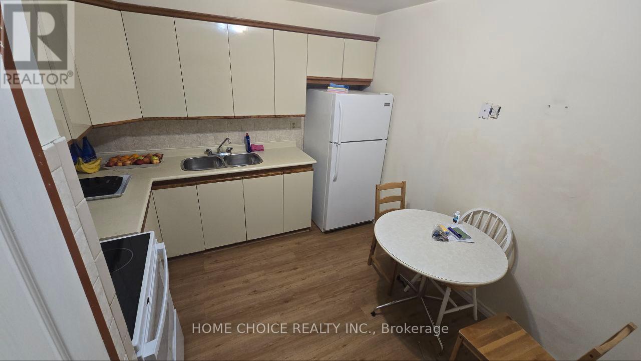 921 - 3460 Keele Street W, Toronto, Ontario  M3J 1L9 - Photo 8 - W12417774