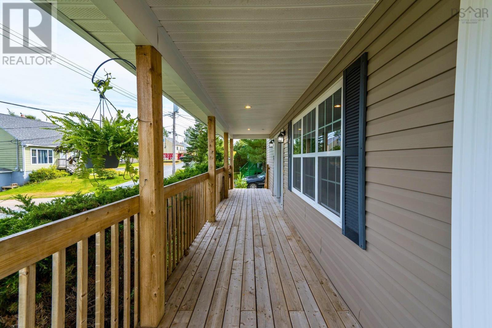 Property at 20 Lakeside Drive image 3