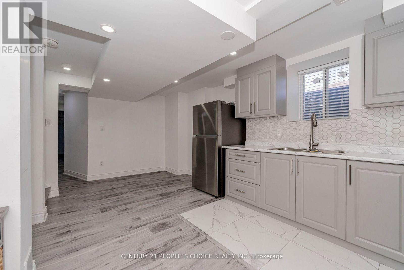 Bsmt - 29 Jessop Drive, Brampton, Ontario  L7A 3M8 - Photo 4 - W12417777