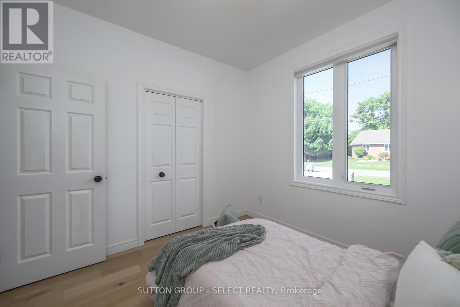 8663 Parkhouse Drive, Strathroy-Caradoc, Ontario  N0L 1W0 - Photo 24 - X12417792