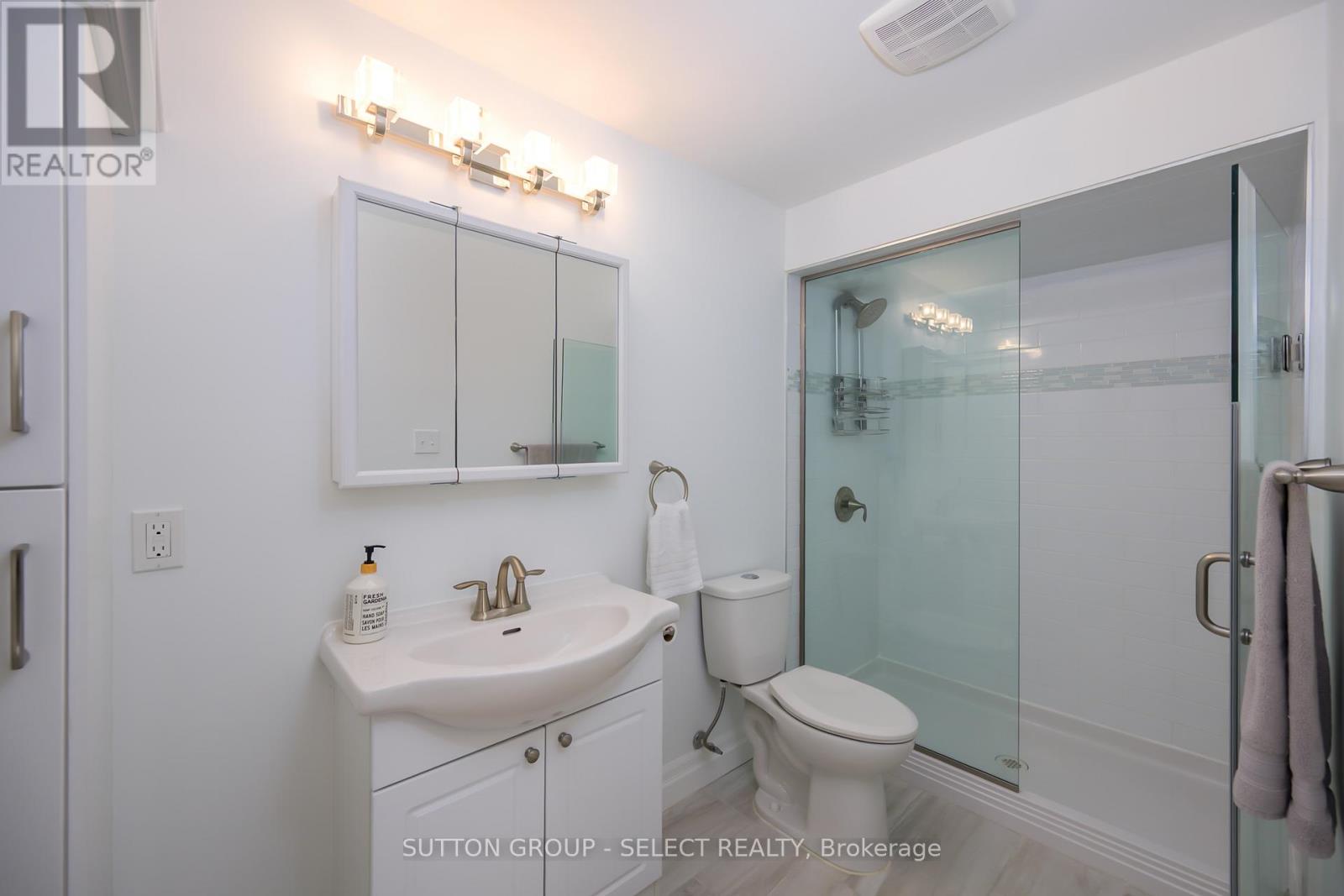 8663 Parkhouse Drive, Strathroy-Caradoc, Ontario  N0L 1W0 - Photo 27 - X12417792
