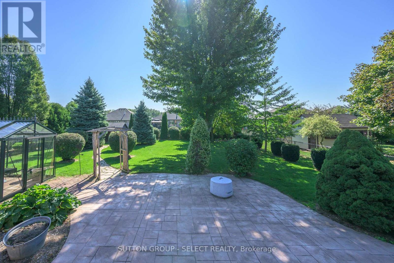 8663 Parkhouse Drive, Strathroy-Caradoc, Ontario  N0L 1W0 - Photo 33 - X12417792