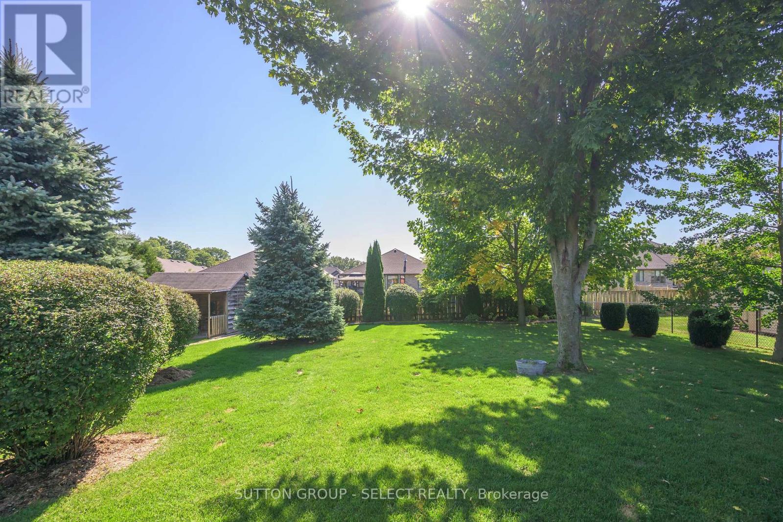 8663 Parkhouse Drive, Strathroy-Caradoc, Ontario  N0L 1W0 - Photo 37 - X12417792