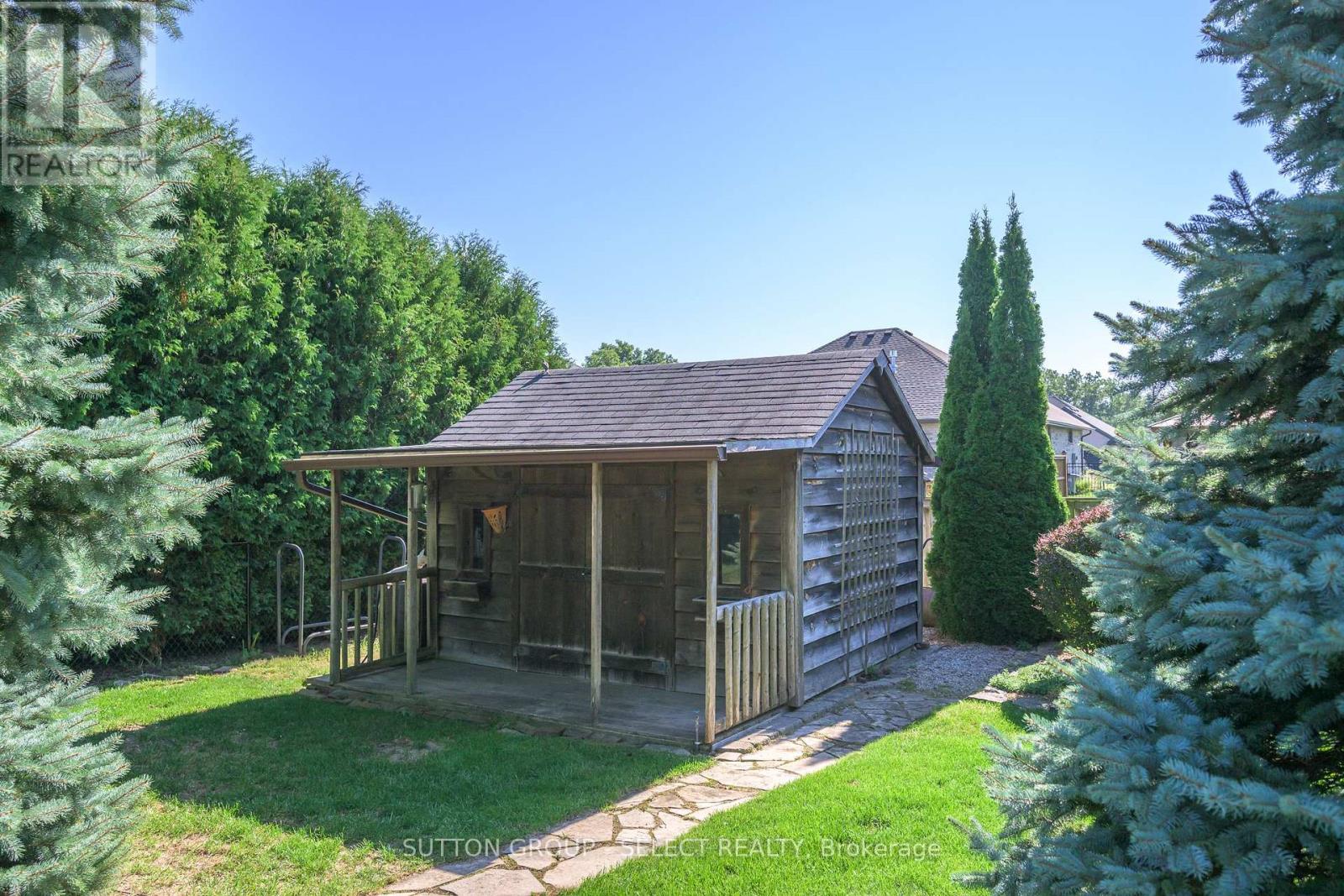 8663 Parkhouse Drive, Strathroy-Caradoc, Ontario  N0L 1W0 - Photo 38 - X12417792