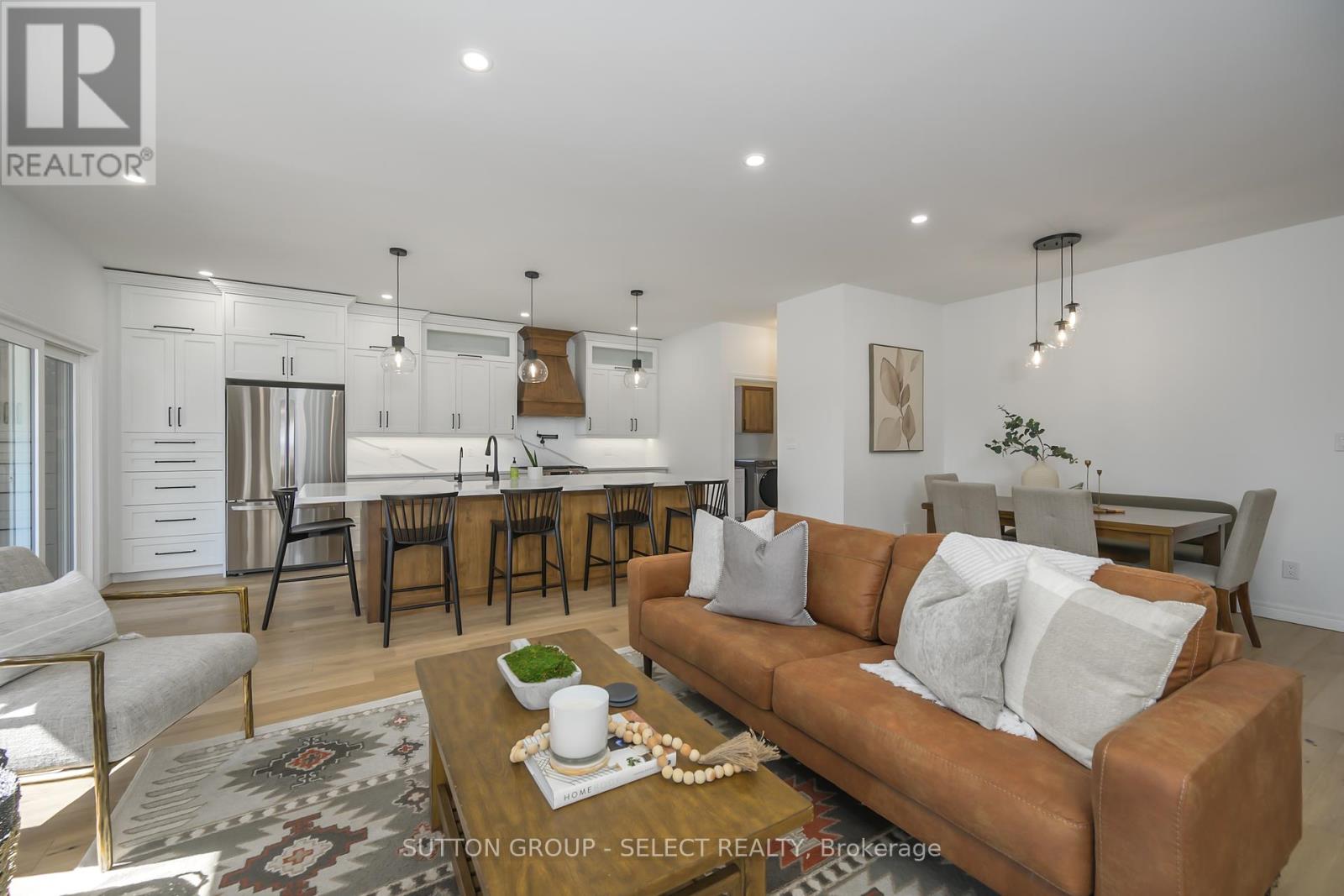 8663 Parkhouse Drive, Strathroy-Caradoc, Ontario  N0L 1W0 - Photo 9 - X12417792