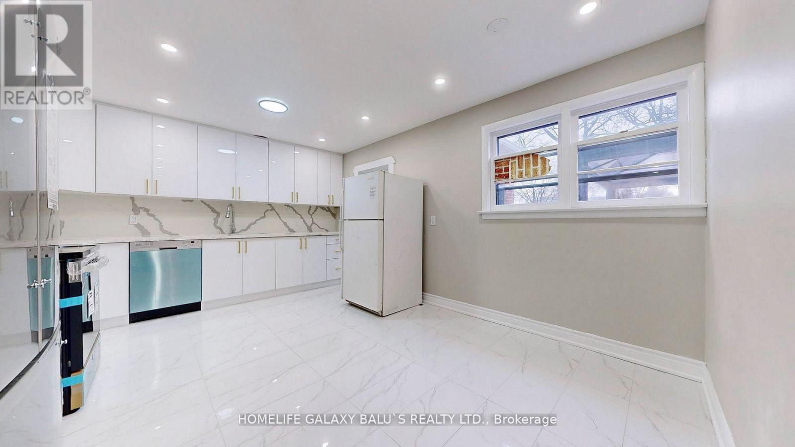 273 Dumfries Avenue, Kitchener, Ontario  N2H 2E7 - Photo 10 - X12417780