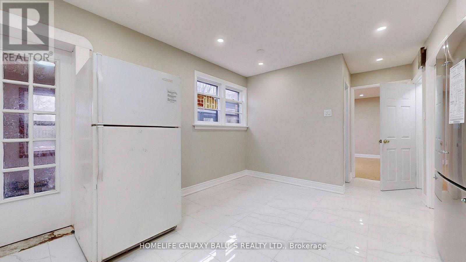 273 Dumfries Avenue, Kitchener, Ontario  N2H 2E7 - Photo 14 - X12417780