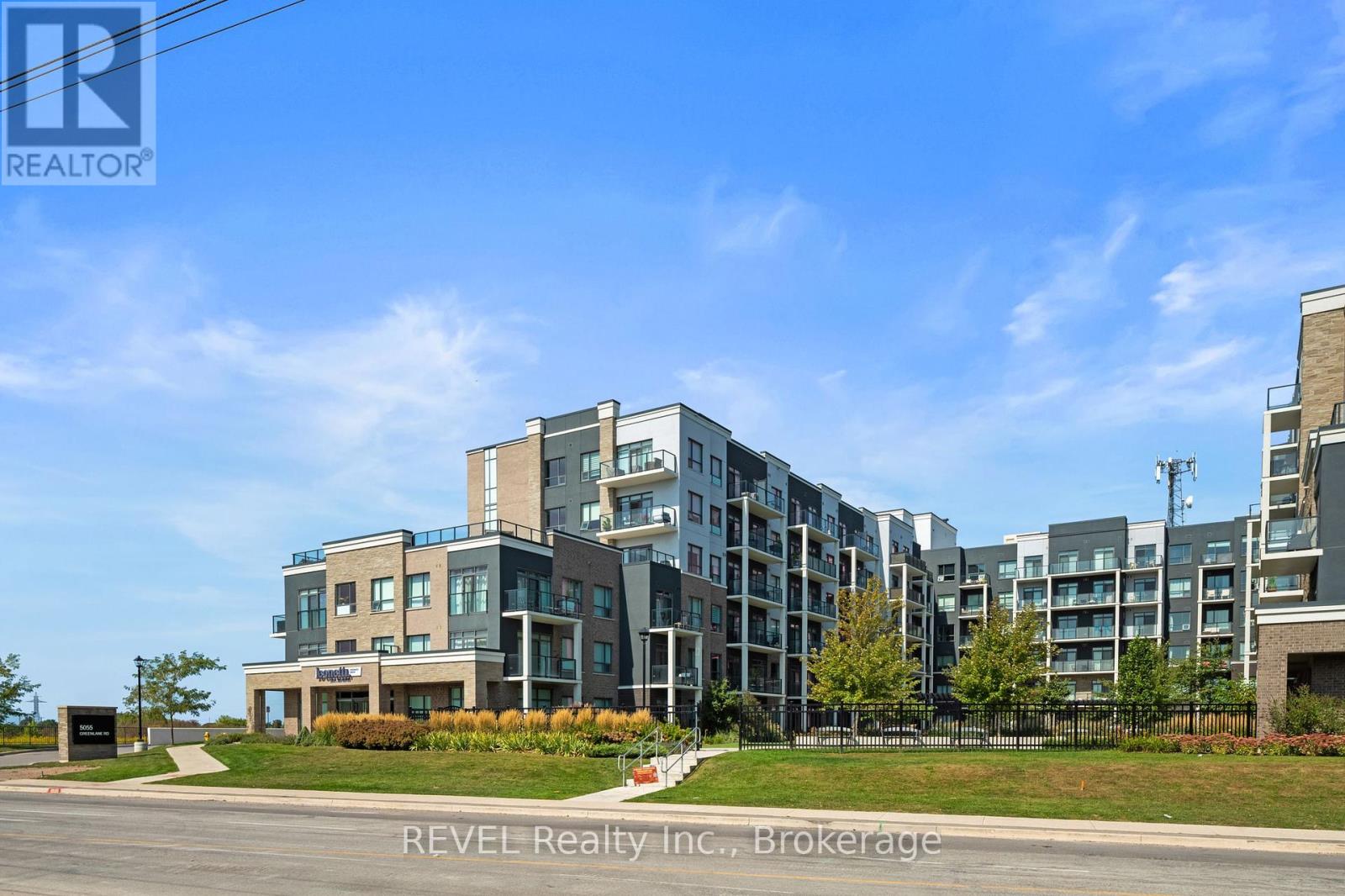 522 - 5055 Greenlane Road, Lincoln, Ontario  L3J 2J3 - Photo 1 - X12417789