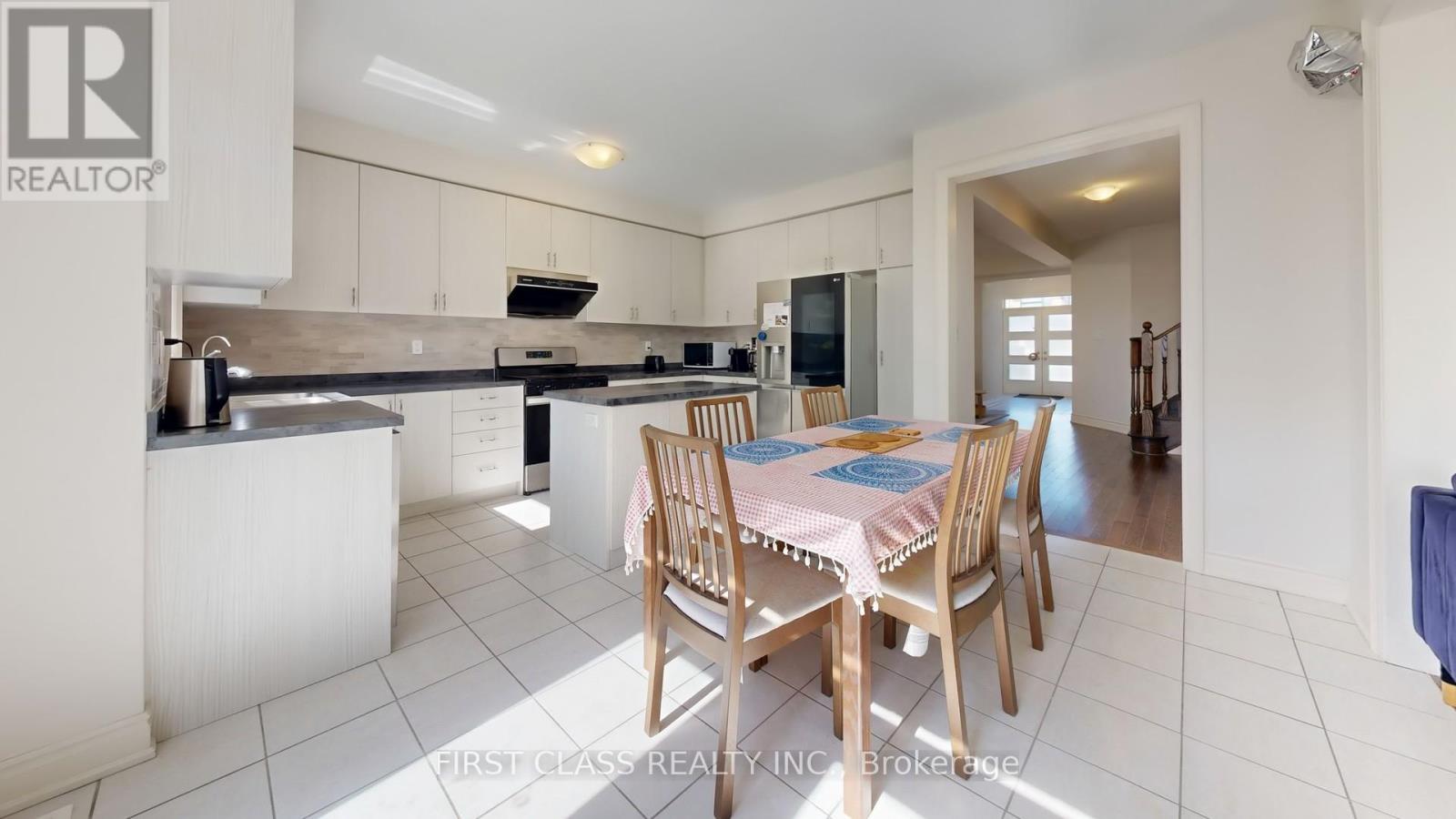 127 Fallharvest Way, Whitchurch-Stouffville, Ontario  L4A 0R8 - Photo 13 - N12417788
