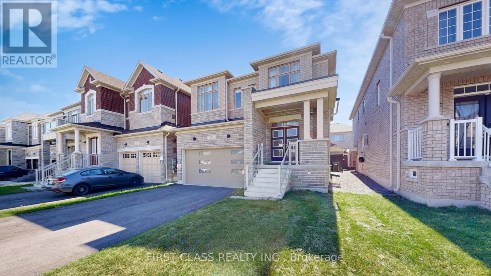 127 Fallharvest Way, Whitchurch-Stouffville, Ontario  L4A 0R8 - Photo 2 - N12417788