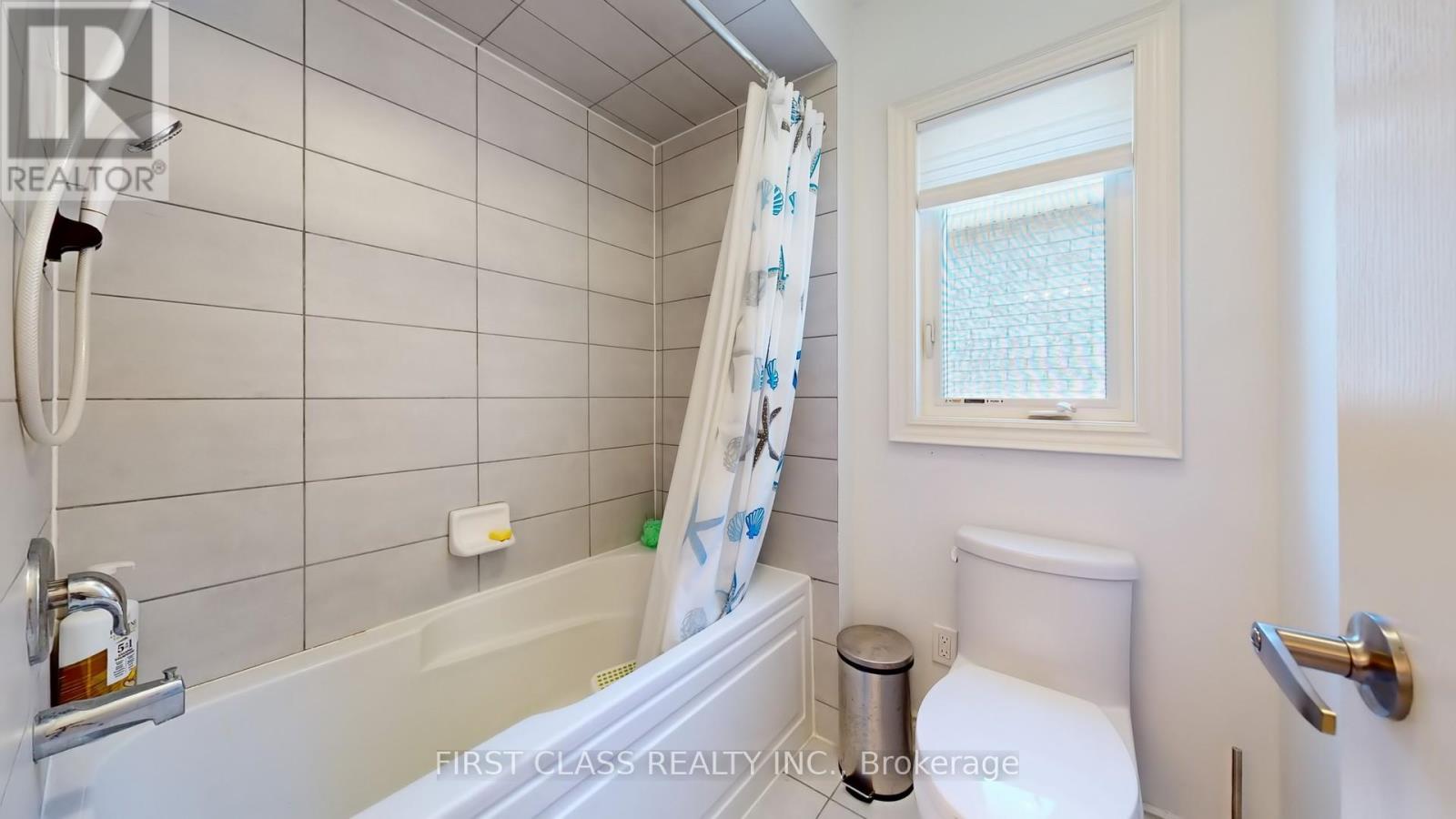 127 Fallharvest Way, Whitchurch-Stouffville, Ontario  L4A 0R8 - Photo 29 - N12417788