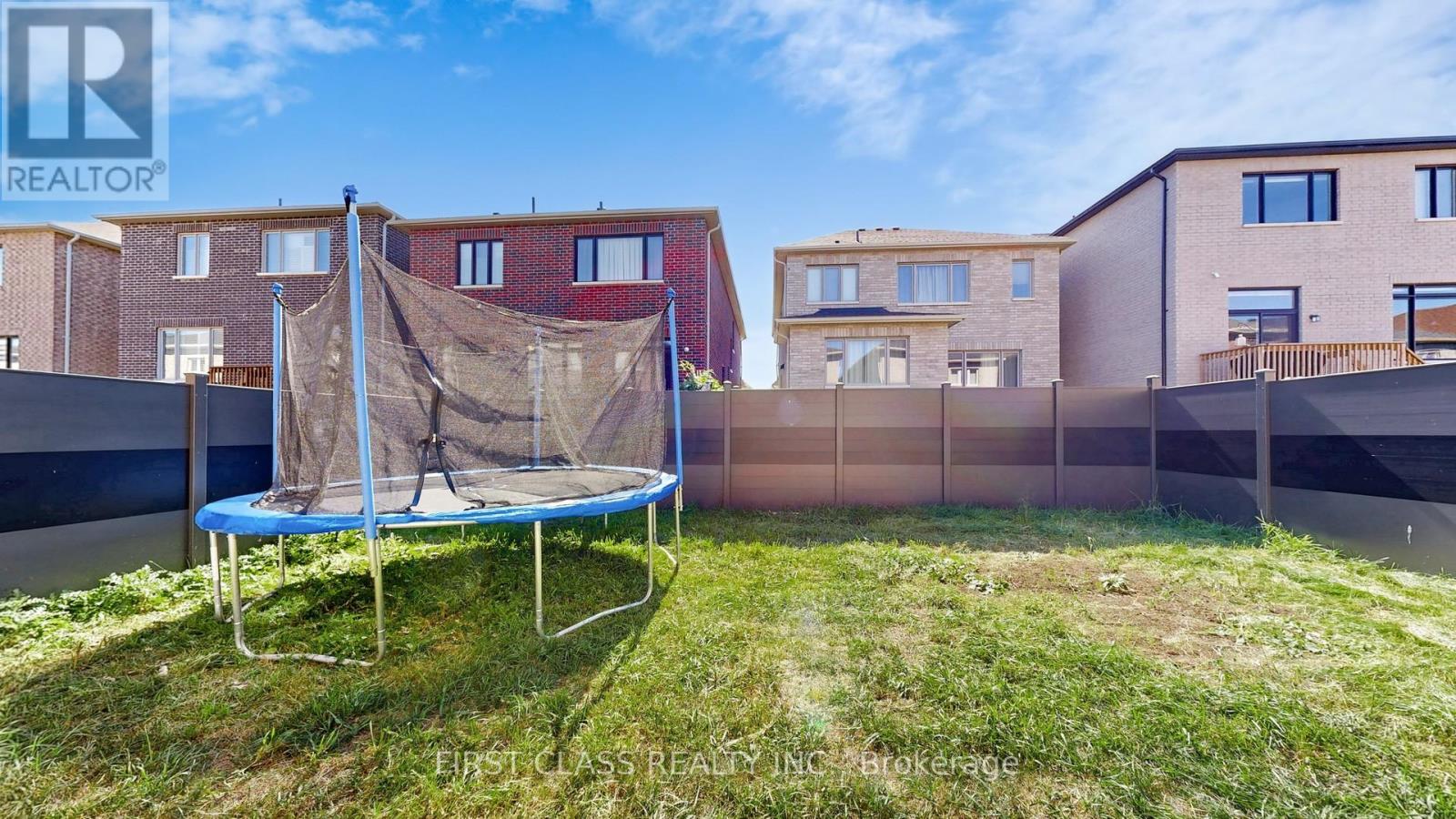 127 Fallharvest Way, Whitchurch-Stouffville, Ontario  L4A 0R8 - Photo 37 - N12417788