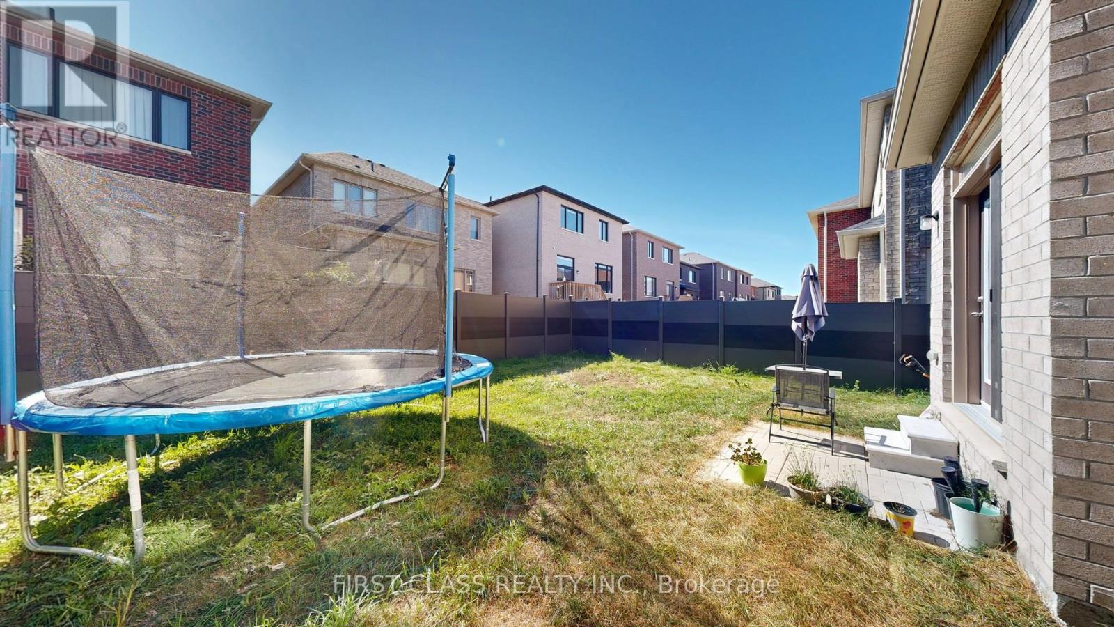 127 Fallharvest Way, Whitchurch-Stouffville, Ontario  L4A 0R8 - Photo 38 - N12417788