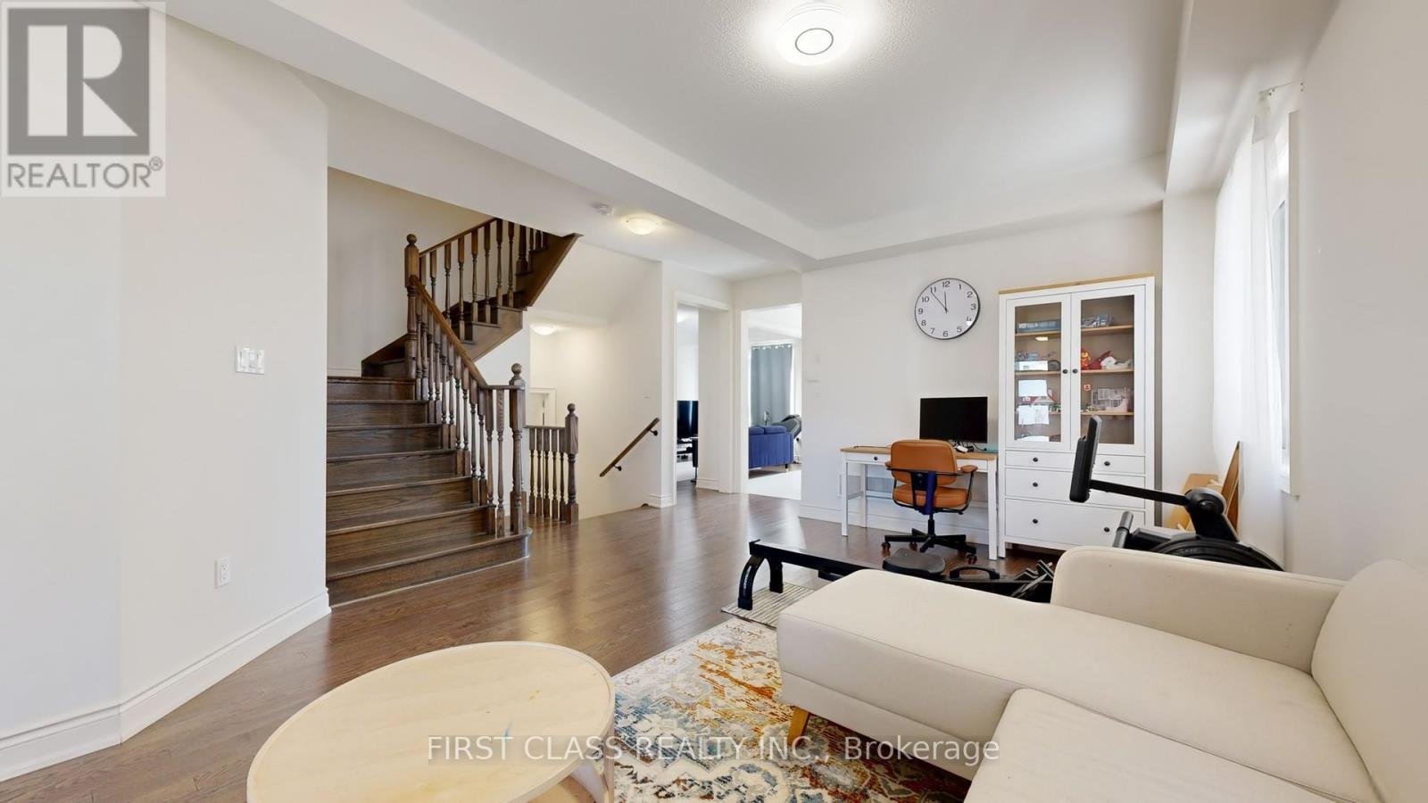 127 Fallharvest Way, Whitchurch-Stouffville, Ontario  L4A 0R8 - Photo 6 - N12417788