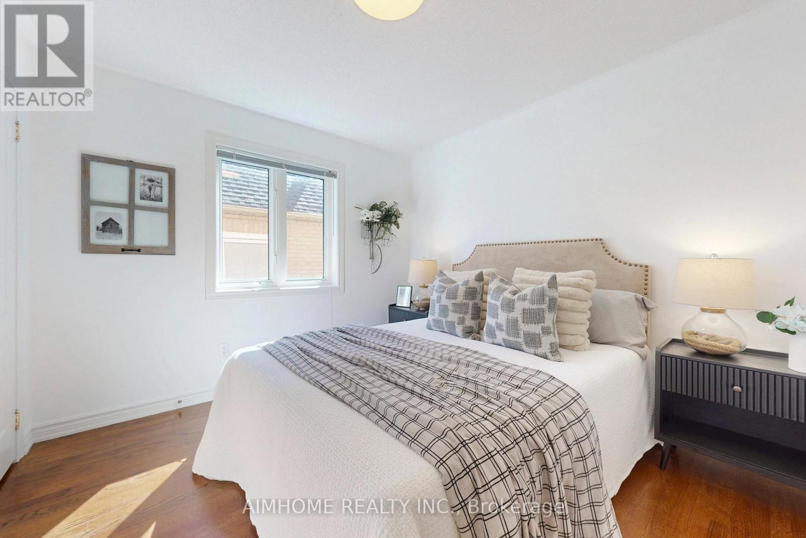 812 Foxcroft Boulevard, Newmarket, Ontario  L3X 1M8 - Photo 32 - N12417790