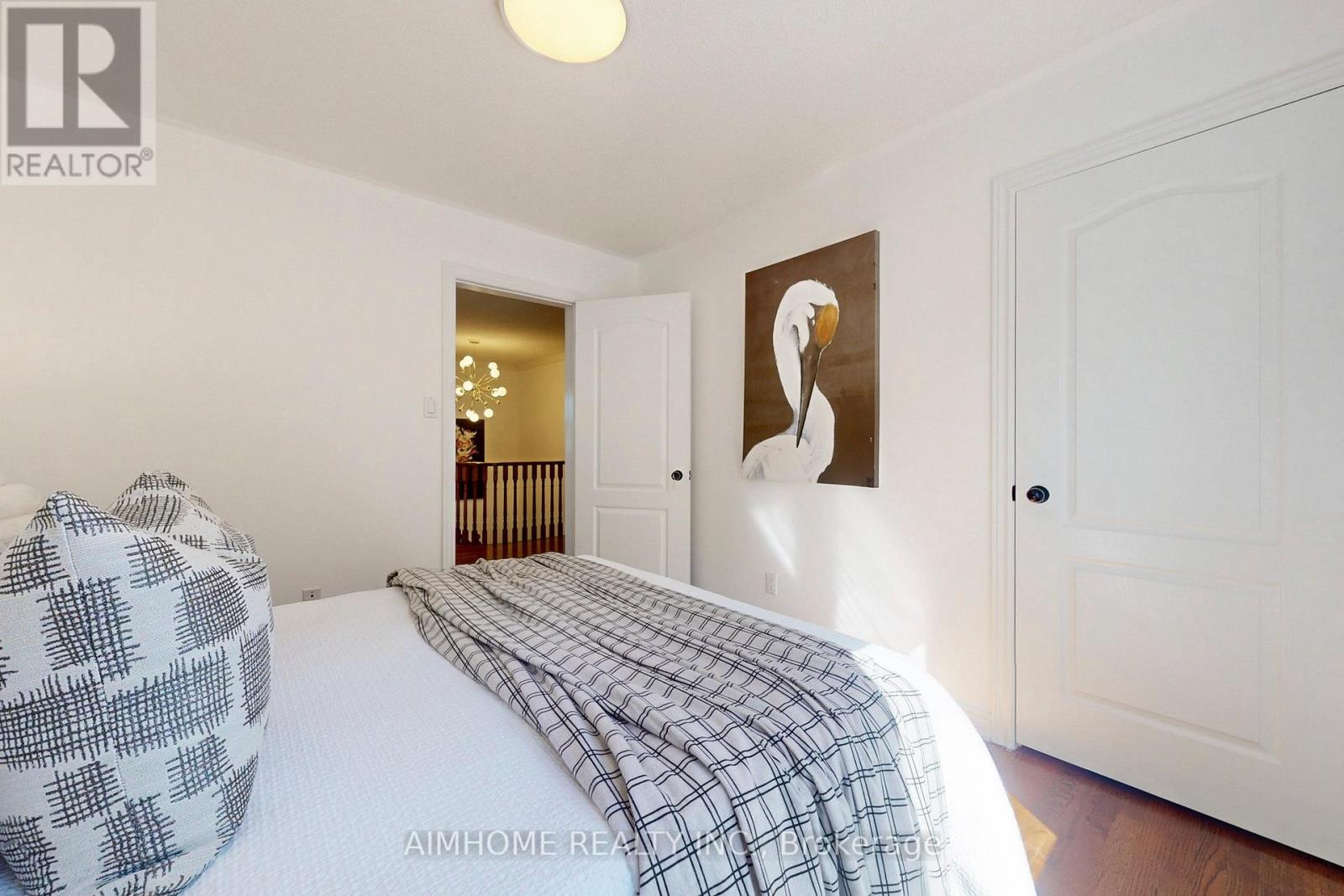 812 Foxcroft Boulevard, Newmarket, Ontario  L3X 1M8 - Photo 33 - N12417790
