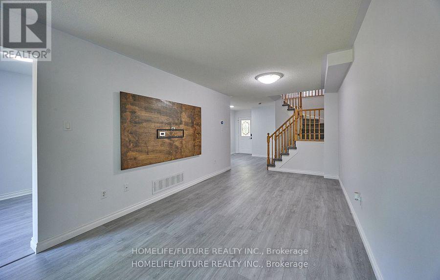 6 Pickett Crescent, Barrie, Ontario  L4N 8B8 - Photo 13 - S12417791