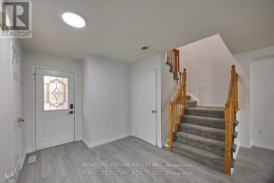 6 Pickett Crescent, Barrie, Ontario  L4N 8B8 - Photo 17 - S12417791