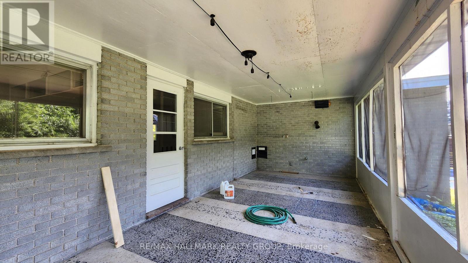 447 Roger Road, Ottawa, Ontario  K1H 5B7 - Photo 40 - X12048743