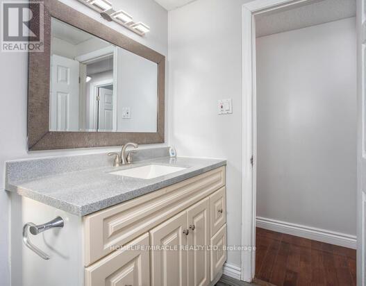 70 Elm Ridge Drive, Kitchener, Ontario  N2N 1H6 - Photo 14 - X12417786