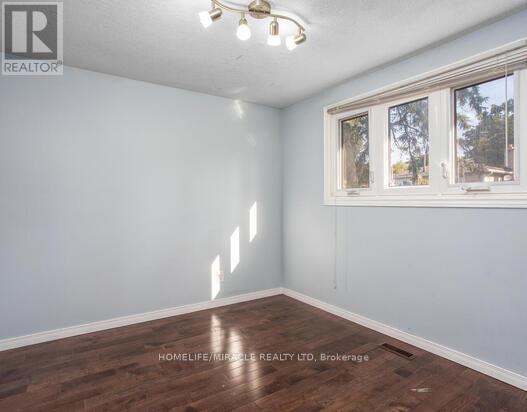 70 Elm Ridge Drive, Kitchener, Ontario  N2N 1H6 - Photo 17 - X12417786