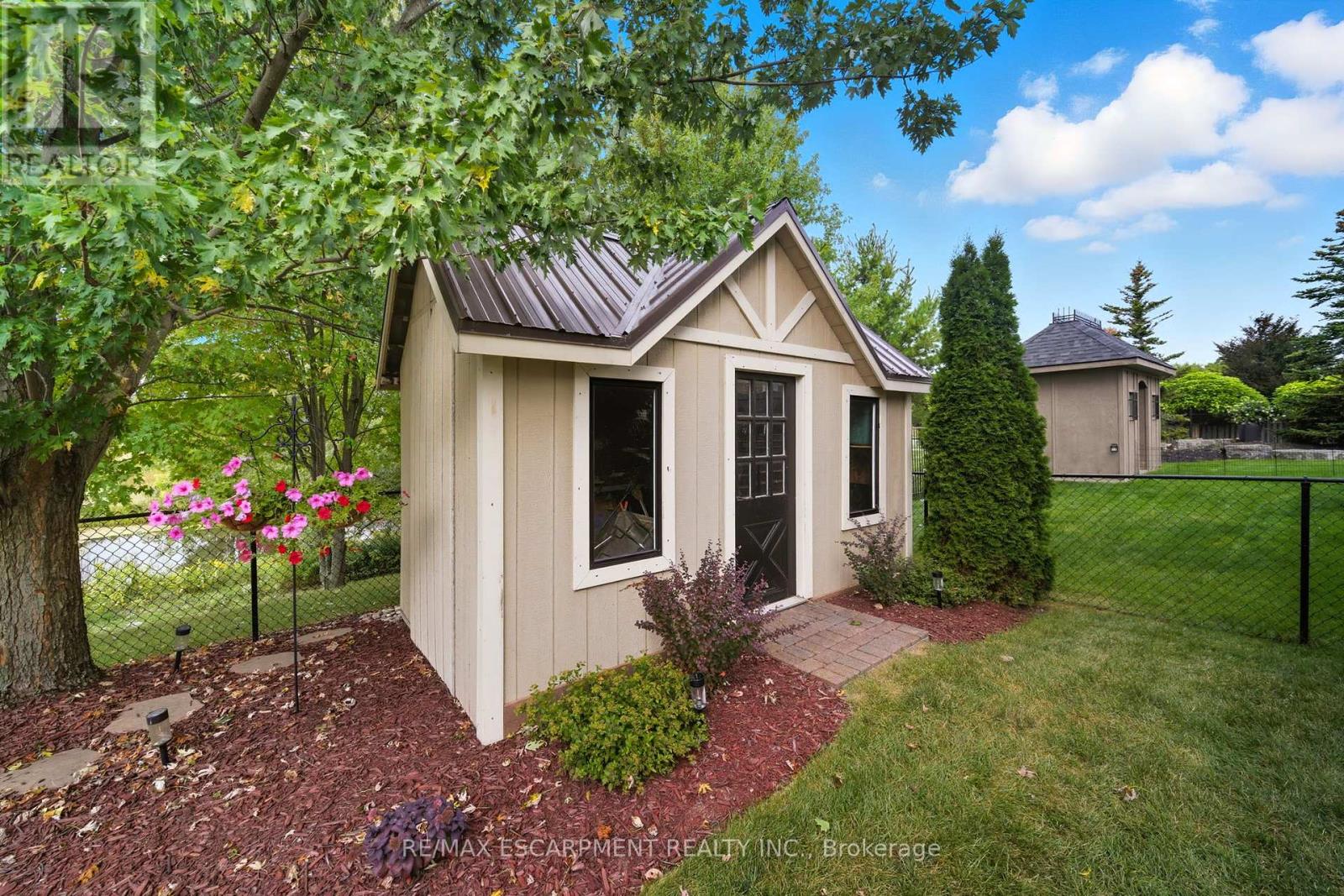 4 Blackburn Court, Haldimand, Ontario  N3W 2N9 - Photo 37 - X12417793