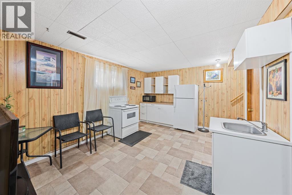 207 5 Avenue Se, Manning, Alberta  T0H 2M0 - Photo 18 - A2127353