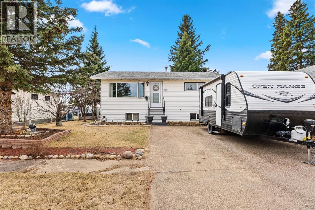 207 5 Avenue Se, Manning, Alberta  T0H 2M0 - Photo 2 - A2127353