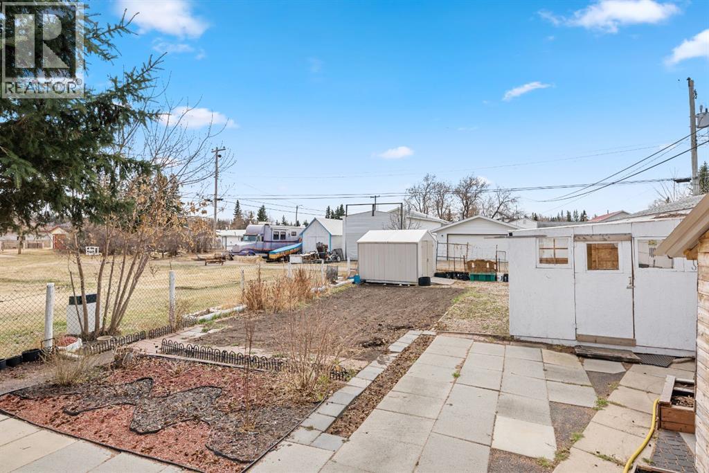 207 5 Avenue Se, Manning, Alberta  T0H 2M0 - Photo 26 - A2127353