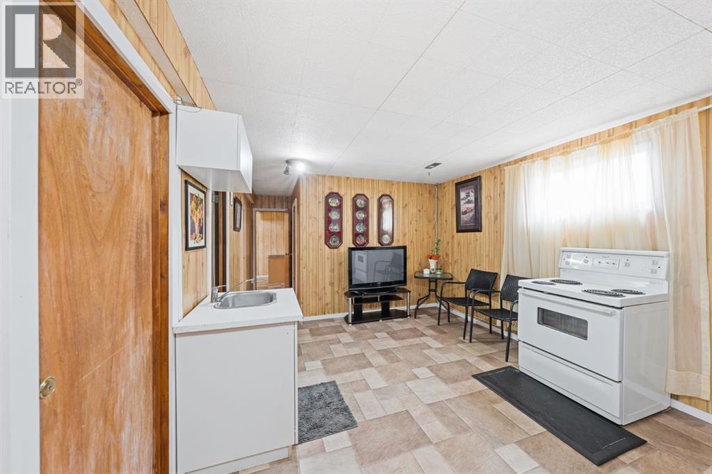 207 5 Avenue Se, Manning, Alberta  T0H 2M0 - Photo 17 - A2127353