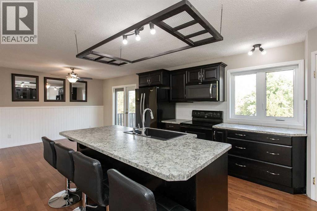 30 Maple Bay, Lacombe, Alberta  T4L 1V5 - Photo 11 - A2257121