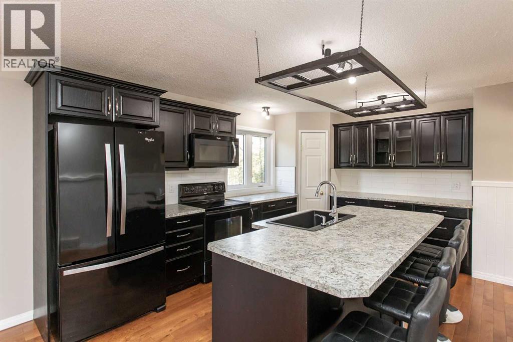 30 Maple Bay, Lacombe, Alberta  T4L 1V5 - Photo 9 - A2257121