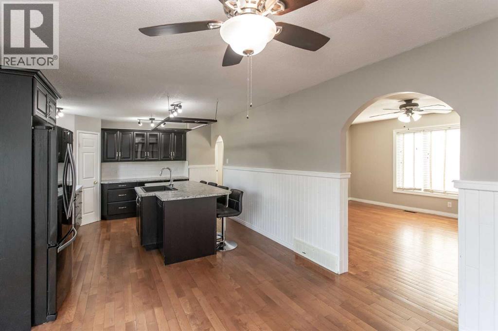 30 Maple Bay, Lacombe, Alberta  T4L 1V5 - Photo 10 - A2257121