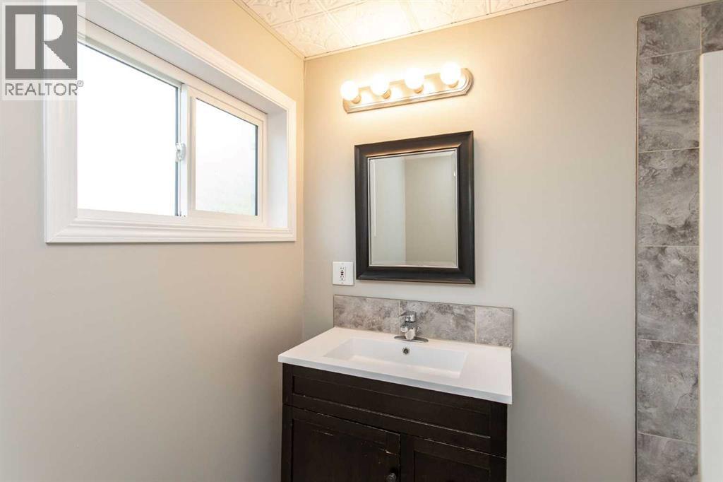 30 Maple Bay, Lacombe, Alberta  T4L 1V5 - Photo 27 - A2257121