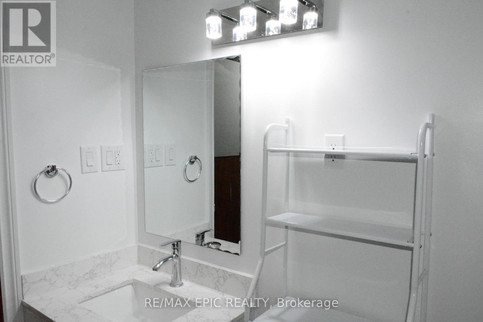 Main - 137 Markham Street, Toronto, Ontario  M6J 2G4 - Photo 6 - C12246134