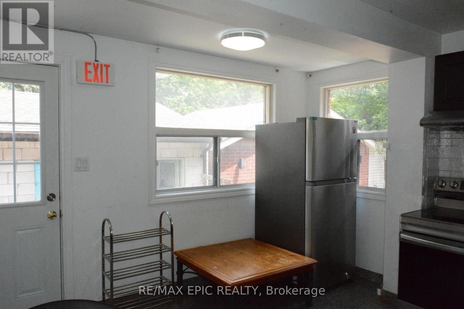 Main - 137 Markham Street, Toronto, Ontario  M6J 2G4 - Photo 3 - C12246134