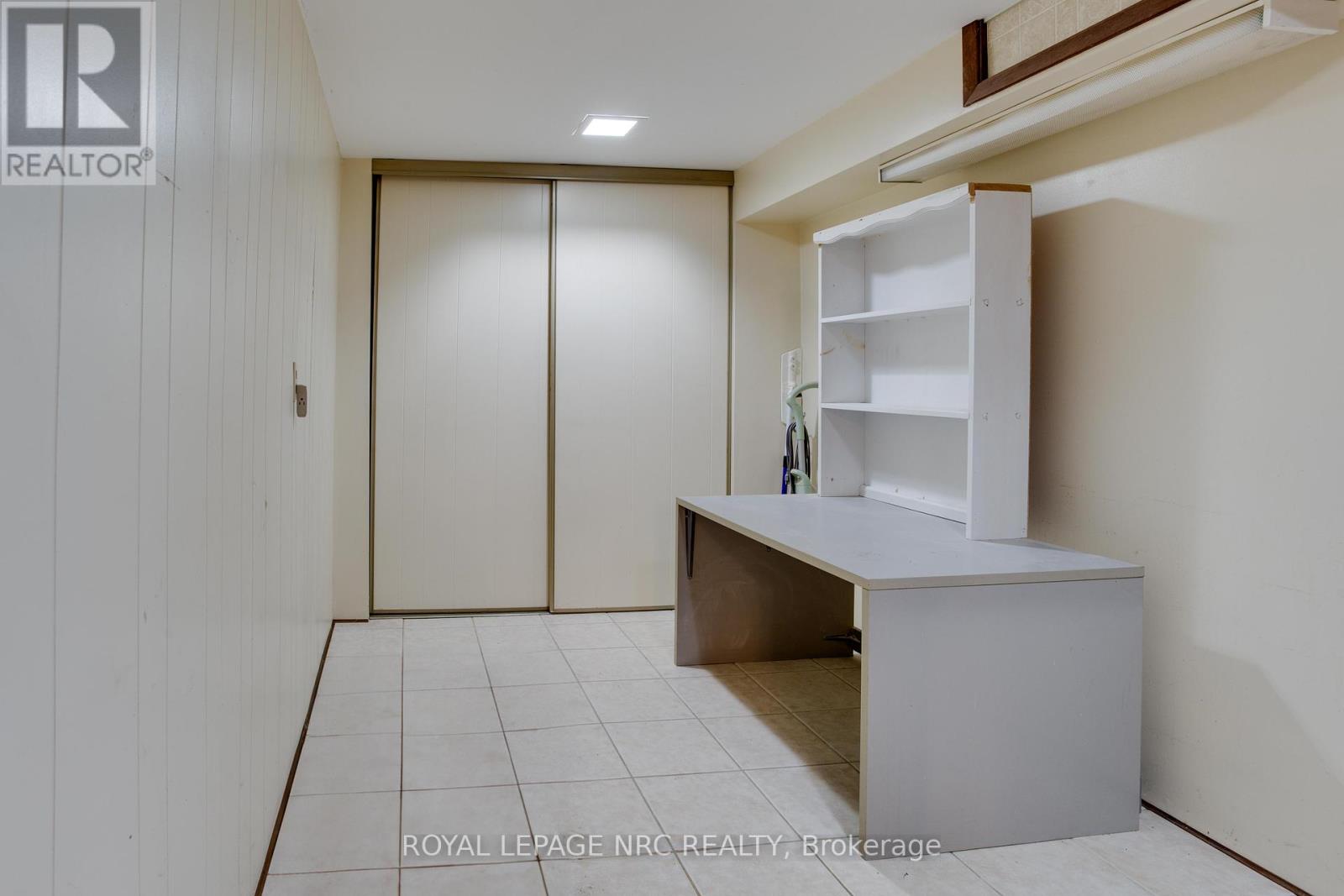 7061 Dolphin Street, Niagara Falls, Ontario  L2E 6Y3 - Photo 19 - X12417816