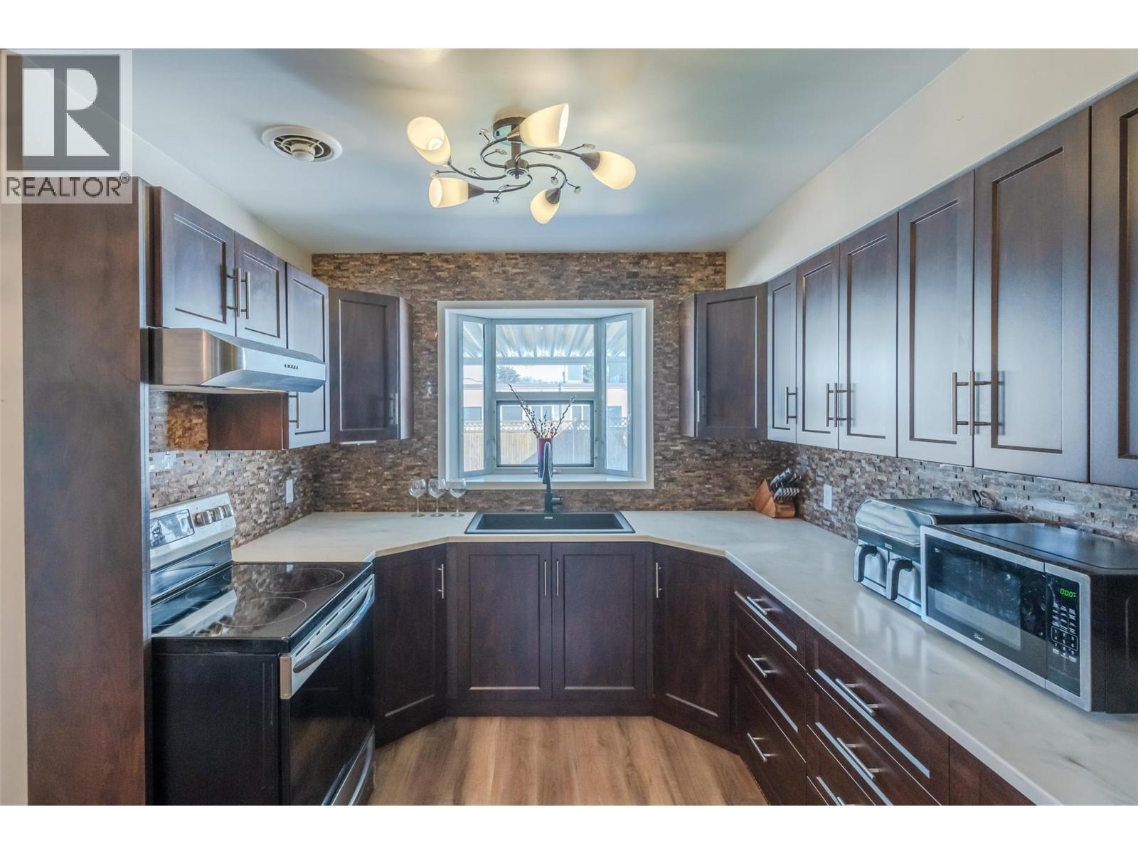 Photo 11 at 205 Manor Park Ave. Avenue, Main North, Penticton Photo 11 at 205 Manor Park Ave. Avenue, Main North, Penticton