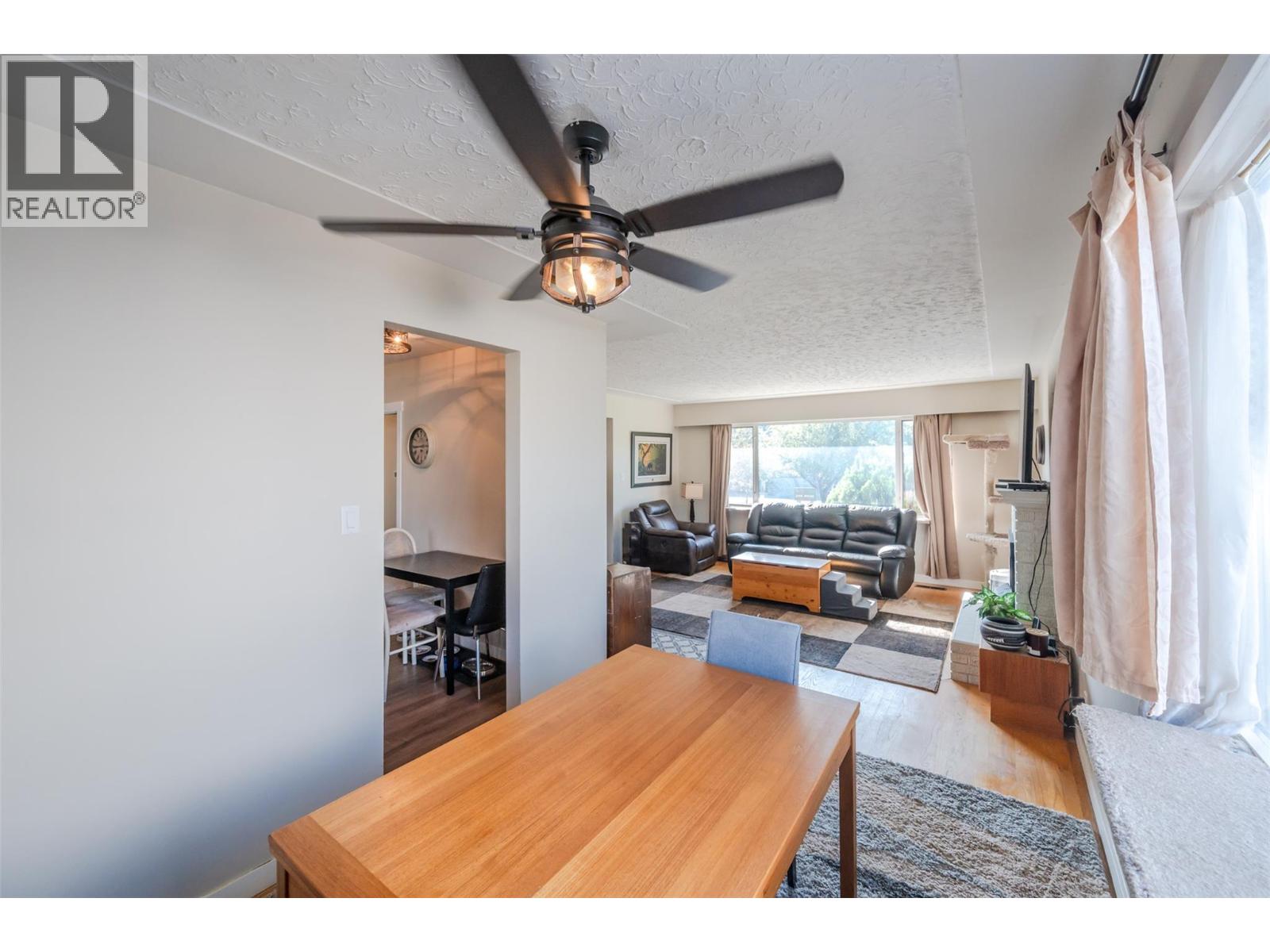 Photo 9 at 205 Manor Park Ave. Avenue, Main North, Penticton Photo 9 at 205 Manor Park Ave. Avenue, Main North, Penticton