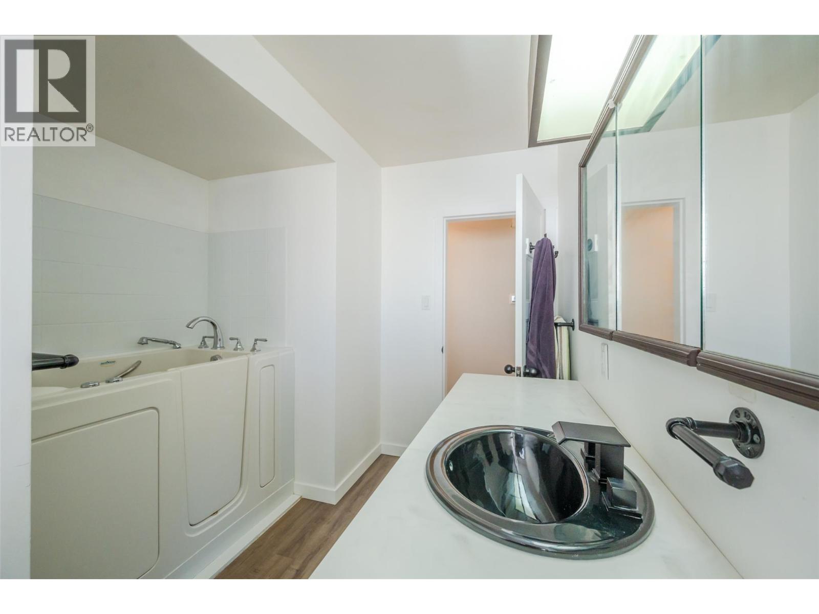 Photo 18 at 205 Manor Park Ave. Avenue, Main North, Penticton Photo 18 at 205 Manor Park Ave. Avenue, Main North, Penticton