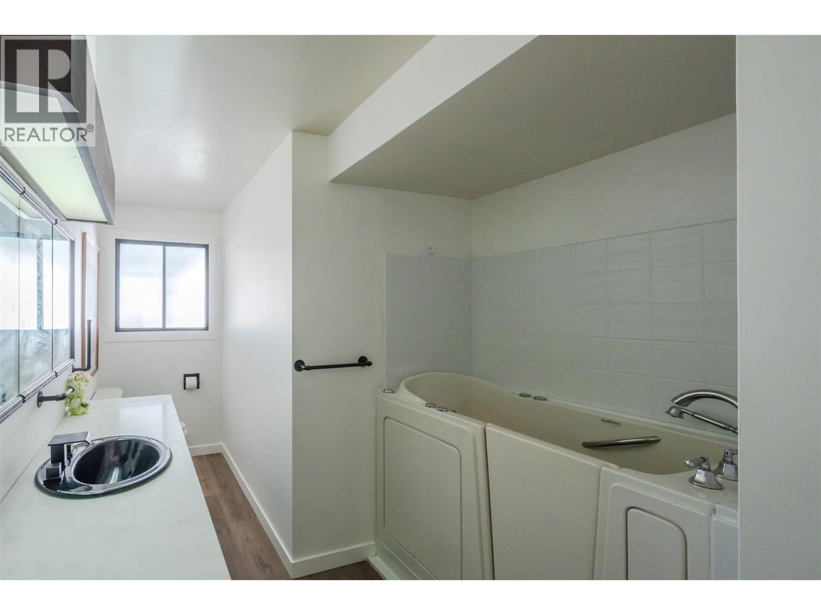 Photo 15 at 205 Manor Park Ave. Avenue, Main North, Penticton Photo 15 at 205 Manor Park Ave. Avenue, Main North, Penticton