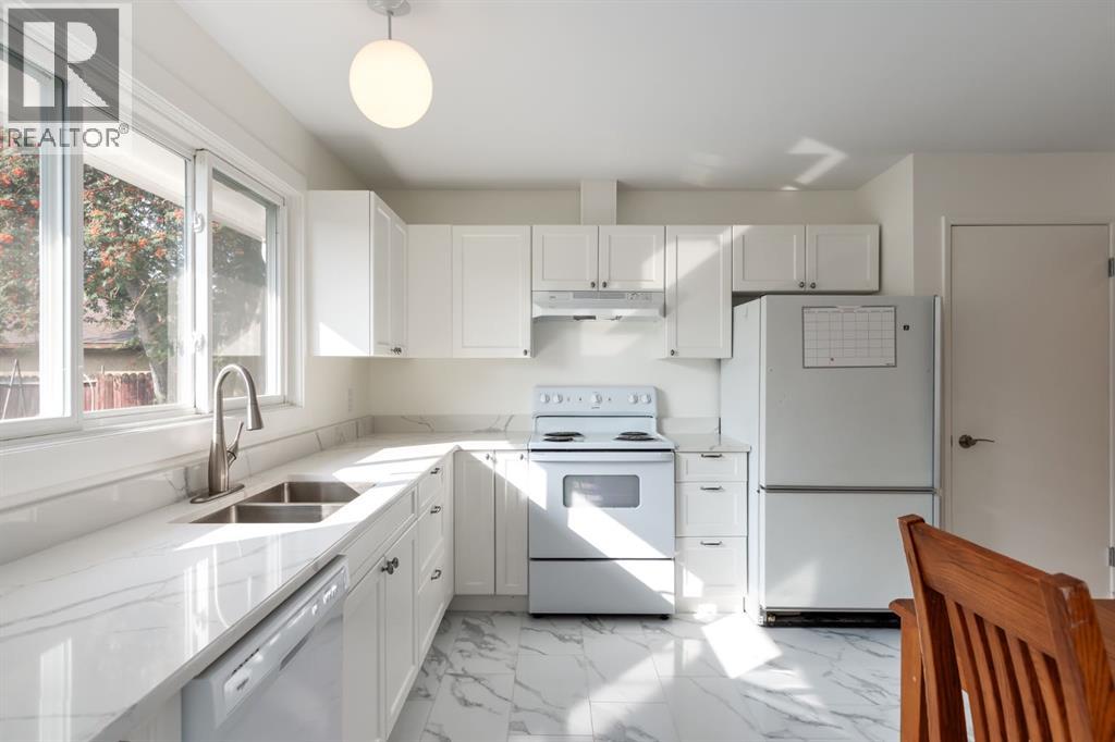 207 Whiteview Bay Ne, Calgary, Alberta  T1Y 1R8 - Photo 4 - A2257547