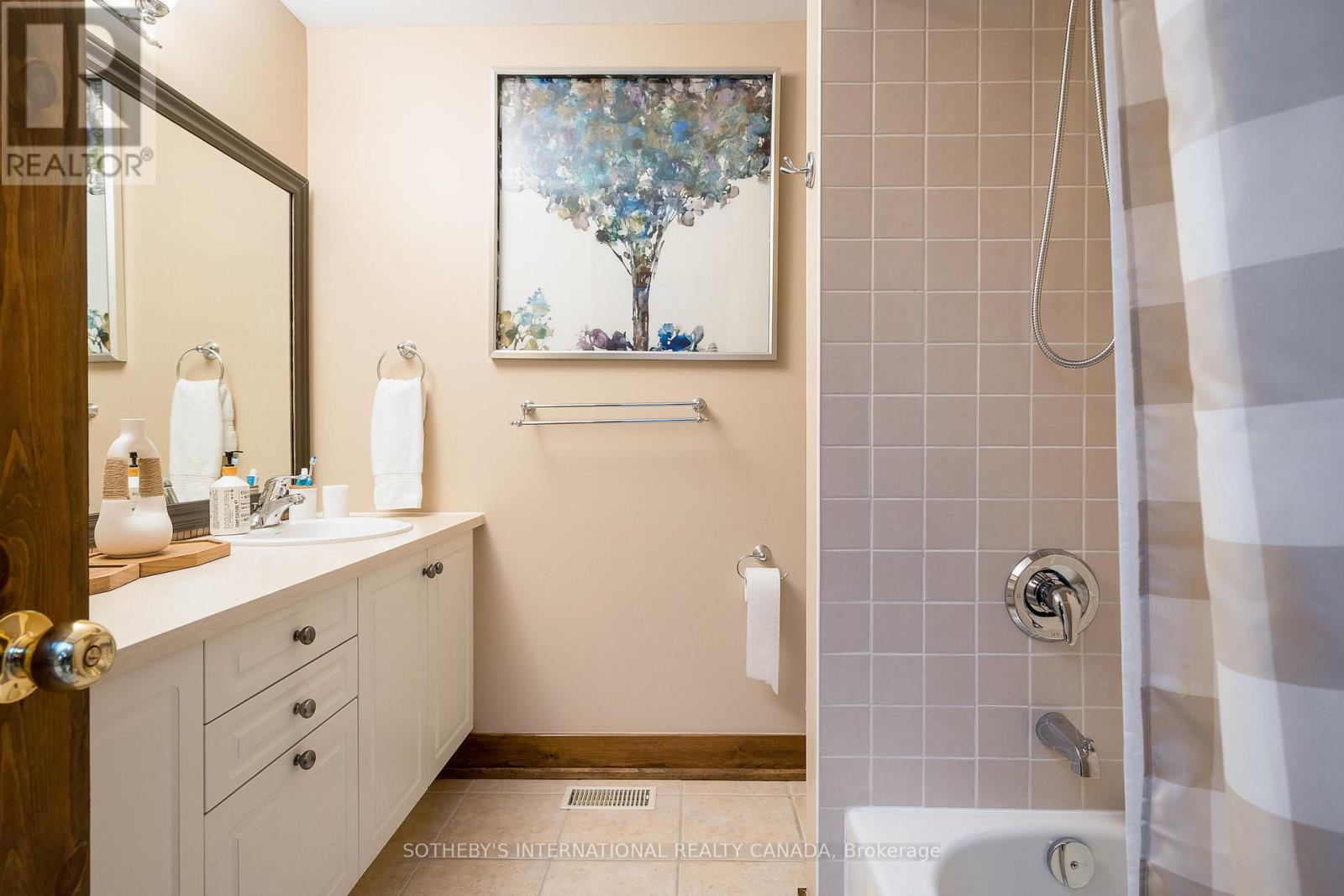 101 Millennium Way E, Blue Mountains, Ontario  L9Y 0V1 - Photo 26 - X12417810