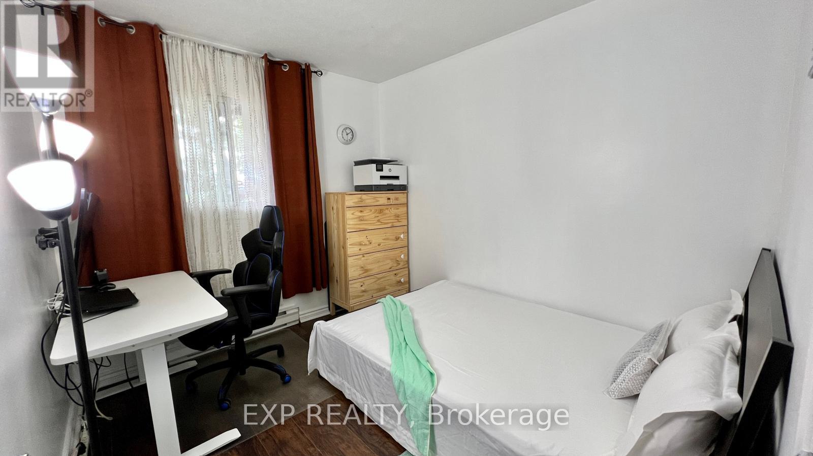 121 - 316 Lorry Greenberg Drive, Ottawa, Ontario  K1T 2P4 - Photo 5 - X12417822