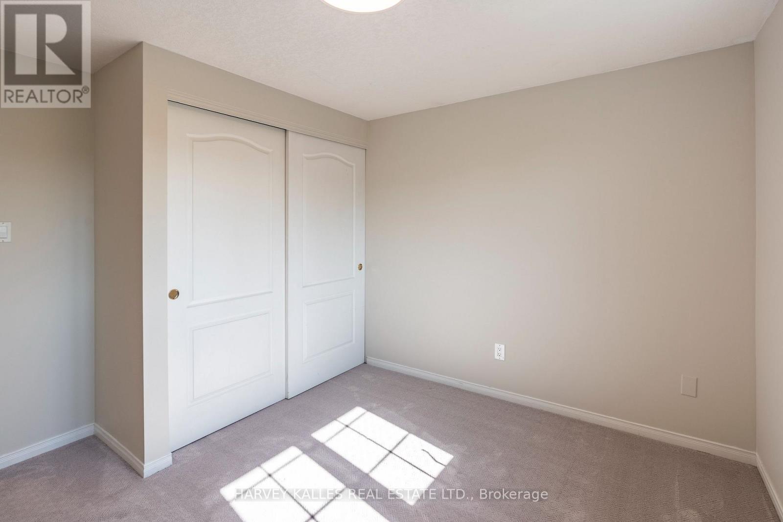 573 Windjammer Way, Waterloo, Ontario  N2K 3Z5 - Photo 20 - X12417719