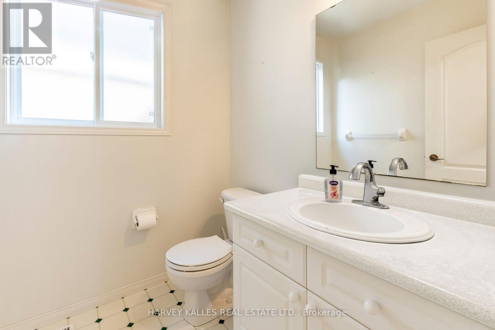 573 Windjammer Way, Waterloo, Ontario  N2K 3Z5 - Photo 12 - X12417719